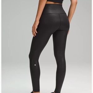 Lululemon Wunder Train High-Rise Tight 28"
Foil, 6